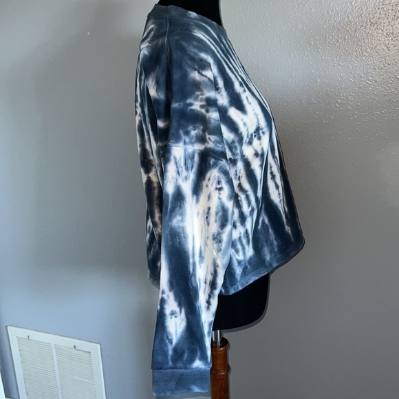 Tie Dye Cropped Crew Neck sweatshirt size small blue & white - Picture 6 of 14